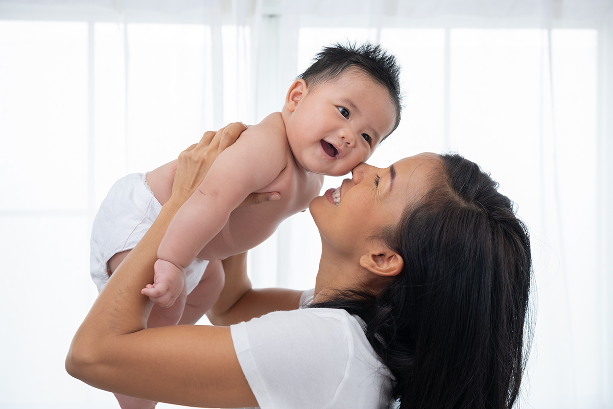 Сын азиатскую маму. Младенец Азиат. Азиатская мама. Новорожденные азиаты. Mom Kira.