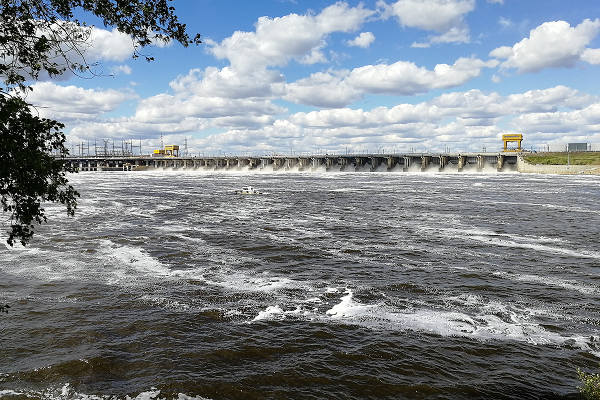 Волга обмелела в Волгограде. Волжская ГЭС. Волжская вода. Рыбинская ГЭС.