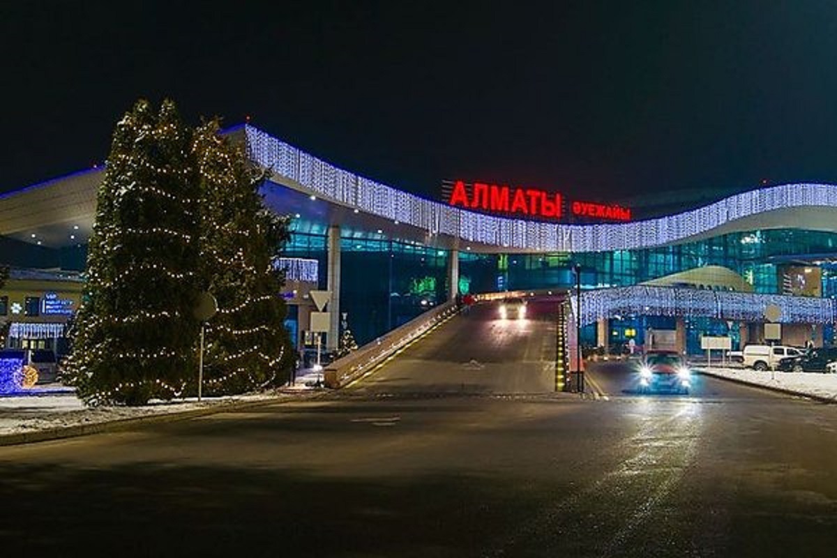 Сайт аэропорта алматы. Алма Ата аэропорт. Казахстан аэропорт Алматы. Аэропорт Алма-Ату. Международный аэропорт Алматы фото.