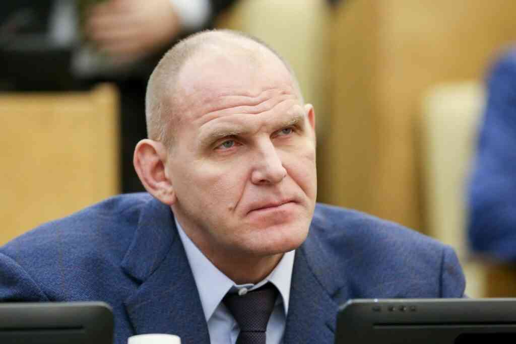 Карелин назвал Исинбаеву «уникальной дочерью России» 1 031022.09.24