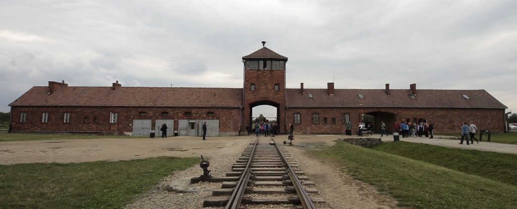 auschwitz ii birkenau main gate