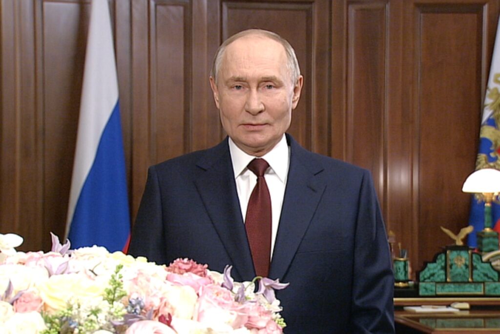 Путин: Многое в жизни держится именно на женщинах 1 yu080325.10.00