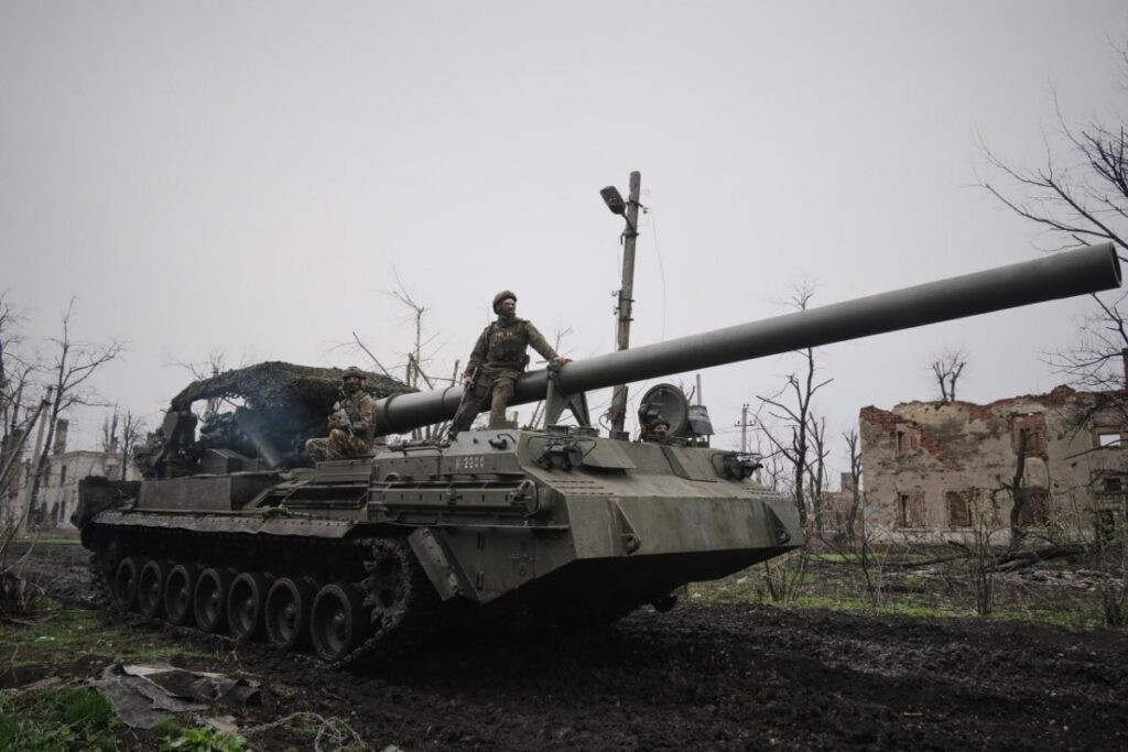 Минобороны: ансамбль им. Александрова выступил для бойцов в зоне СВО 1 yu240425.10.01