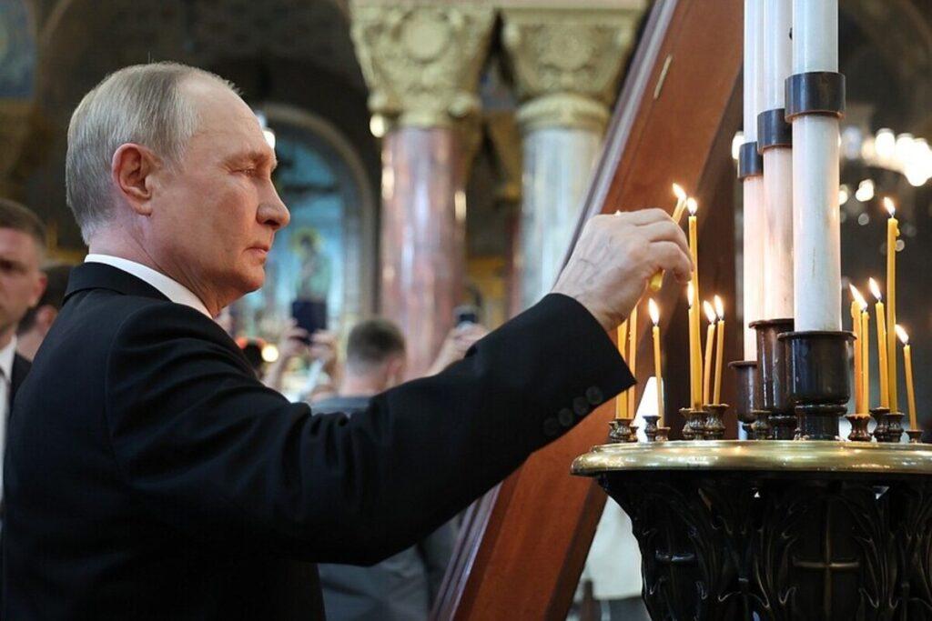 Путин посетил Кронштадт 1 putin11