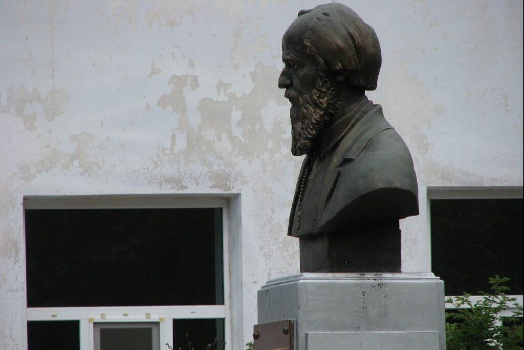 В Госдуме призвали исключить Солженицына из школьной программы 1 yu050825.10.11