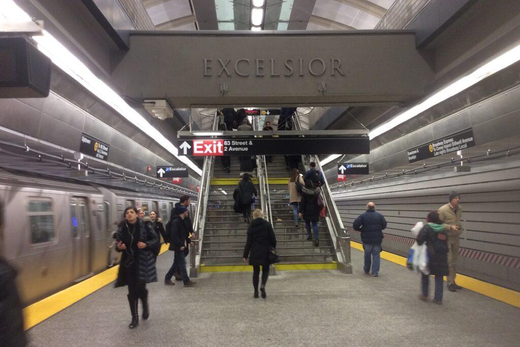 Тишина Пхеньяна и гул Нью-Йорка: сравниваем метро в США и КНДР 1 86 st 2 av jan 2017 01