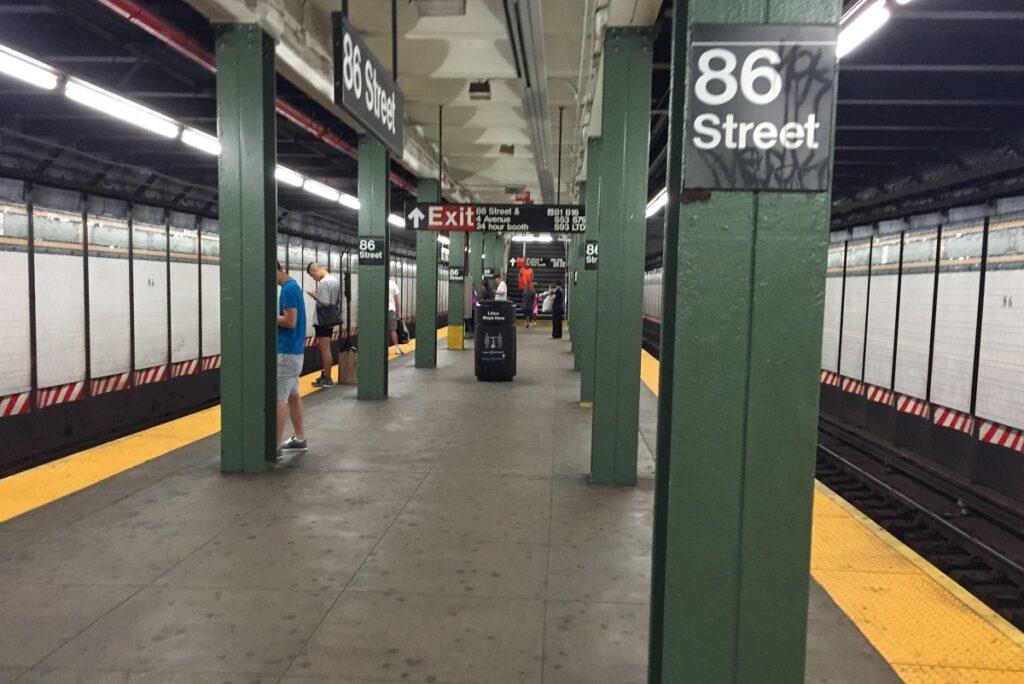 Тишина Пхеньяна и гул Нью-Йорка: сравниваем метро в США и КНДР 5 86th street platform