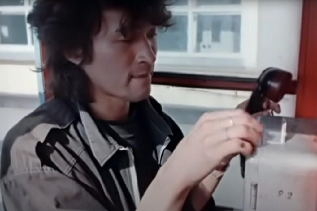 «Алюминиевые огурцы» Виктора Цоя: абсурд, который стал символом эпохи 1 o071025.13.40