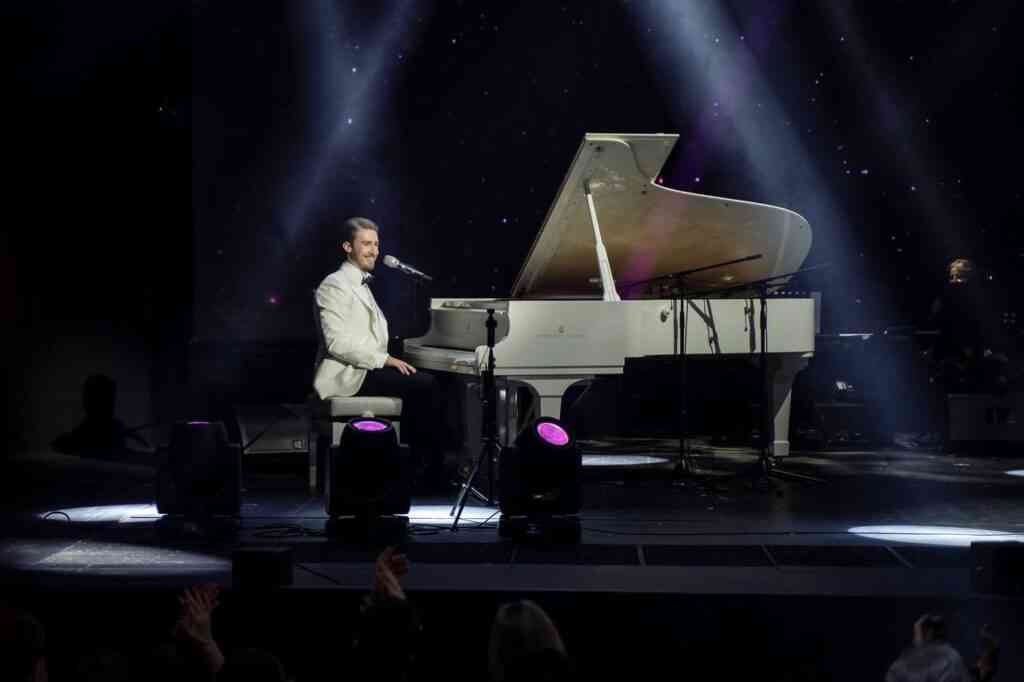 photo 4954168669571756474 y min