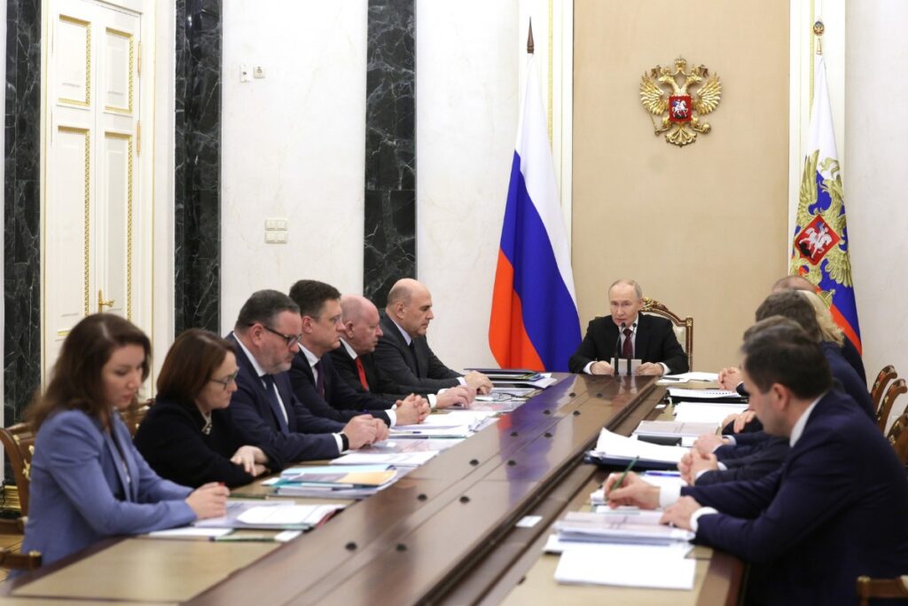 Путин объявил о введении новой льготы для семей с детьми 1 yu111225.10.08