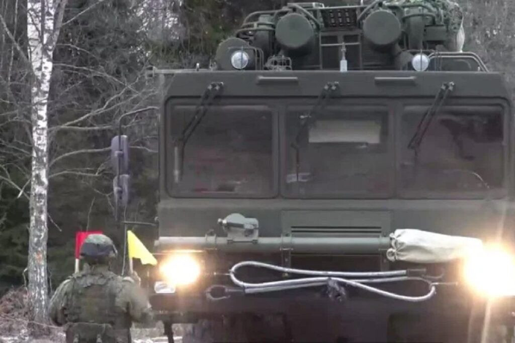 ВС РФ ударили «Орешником» по Украине в ответ на атаку по резиденции Путина 1 1 1