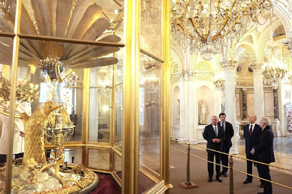 Путин показал верховному правителю Малайзии сокровища Эрмитажа 1 pu