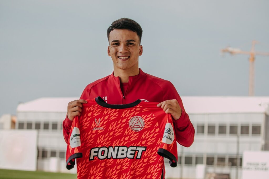 Уругваец Аревало пополнил ряды тольяттинского «Акрона» 1 yu150126.10.10