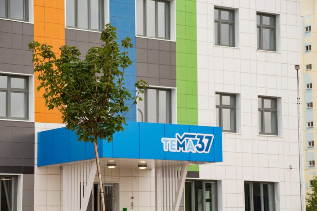 Школьник напал на лицей в Нижнекамске в день похорон своей возлюбленной 1 yu220126.11.32