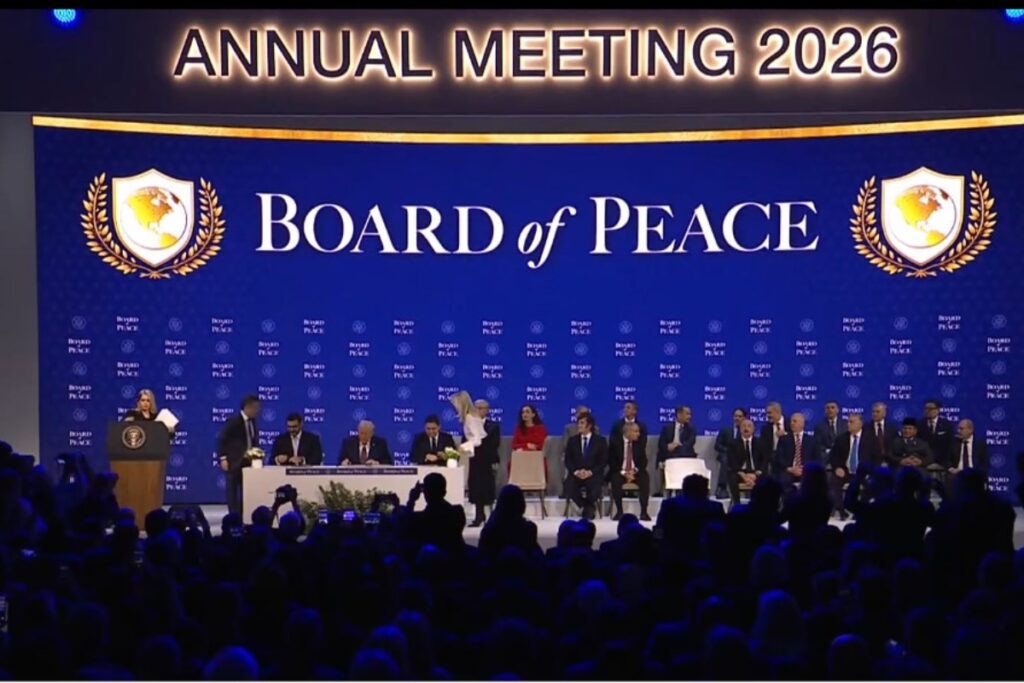 Трамп подписал устав «Совета мира» 2 yu220126.11.33