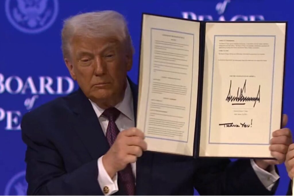 Трамп подписал устав «Совета мира» 1 yu220126.11.34