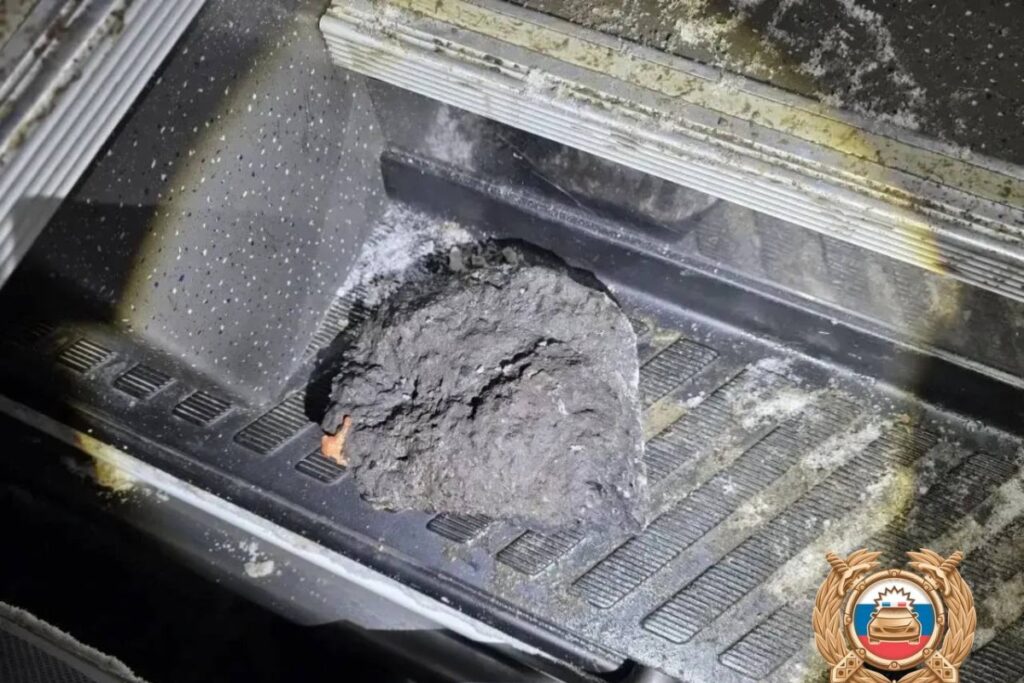 Кусок льда пробил окно маршрутки под Ростовом, водитель погиб 2 yu230126.10.07