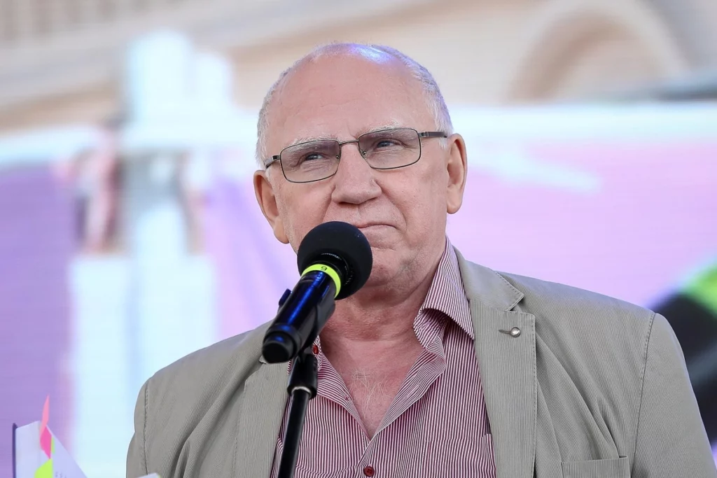 Семейное гнездо: как народный артист Баринов построил дом и мебель своими руками 1 ch5042026.14.00