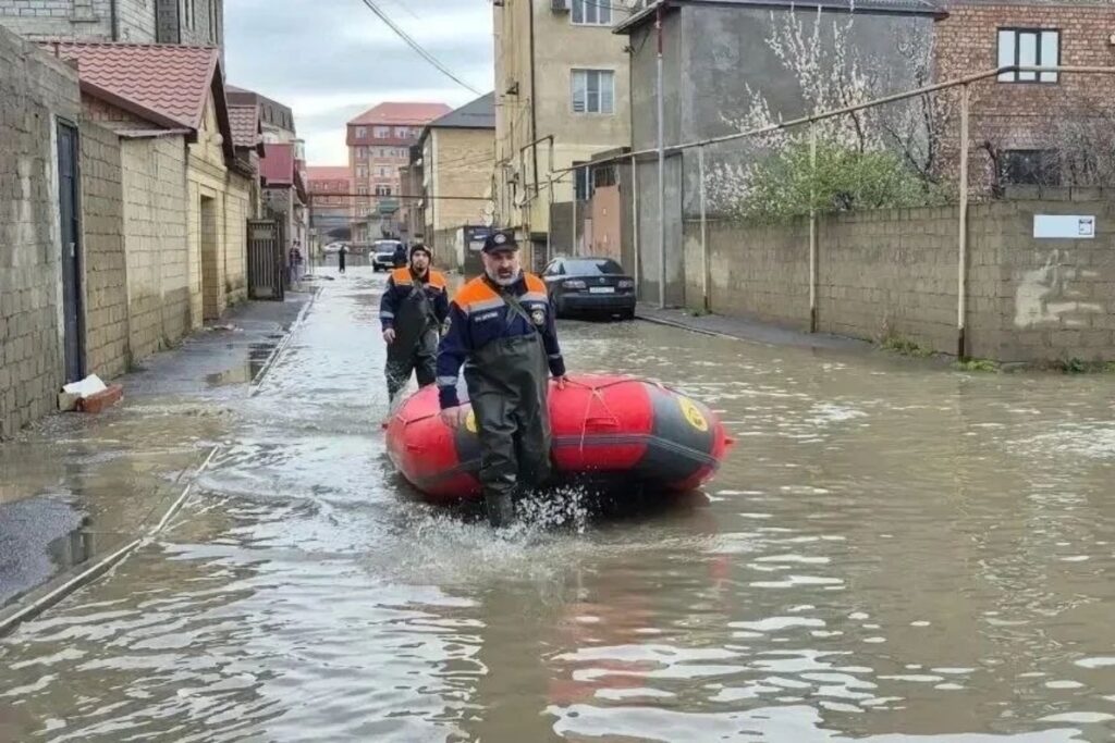 Новые ливни вновь привели к подтоплениям в Дагестане 1 yu040426.10.13