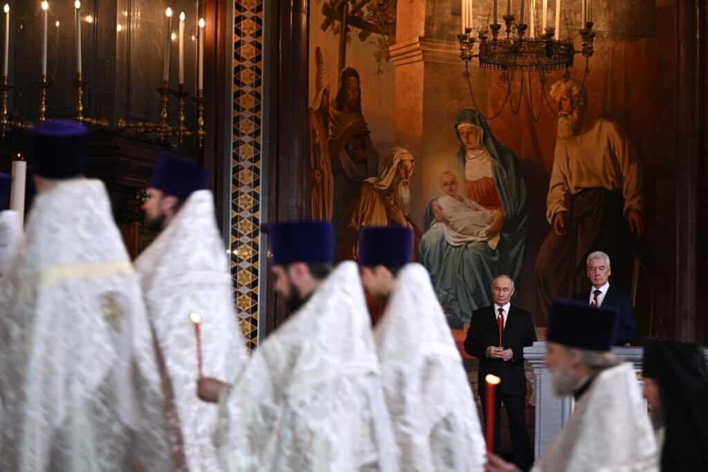 Путин поздравил россиян с Пасхой 1 yu120426.10.00