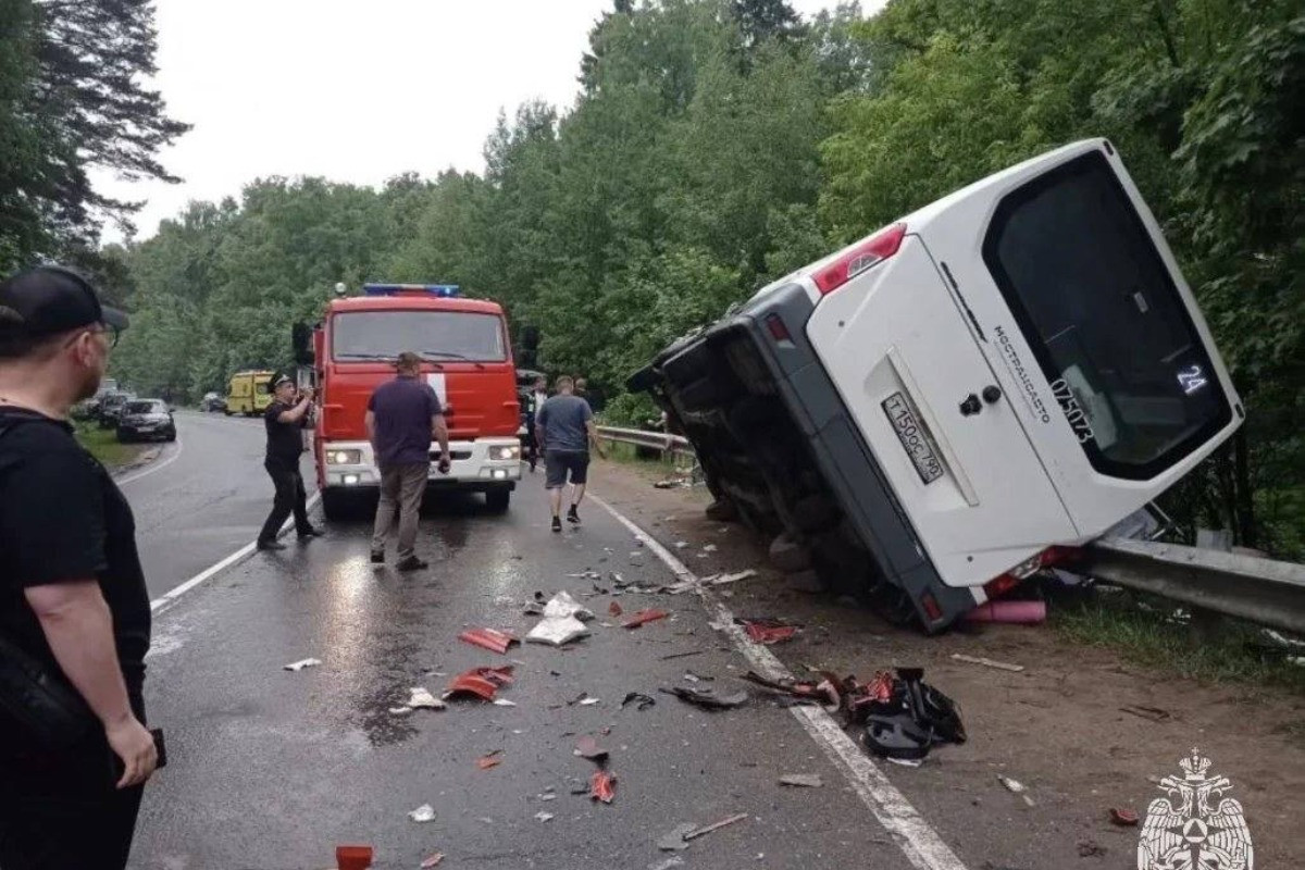 Возросло число погибших в ДТП с маршруткой и грузовиком в Одинцове 1 yu130626.12.08