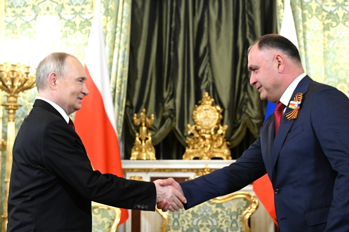 Ушедший в отставку глава Южной Осетии стал советником Путина 1 yu230626.11.08