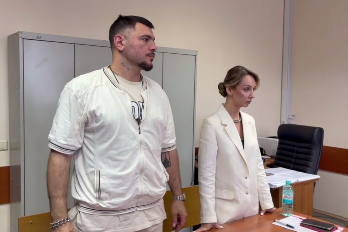Суд оштрафовал рэпера Птаху 1 yu160726.10.09