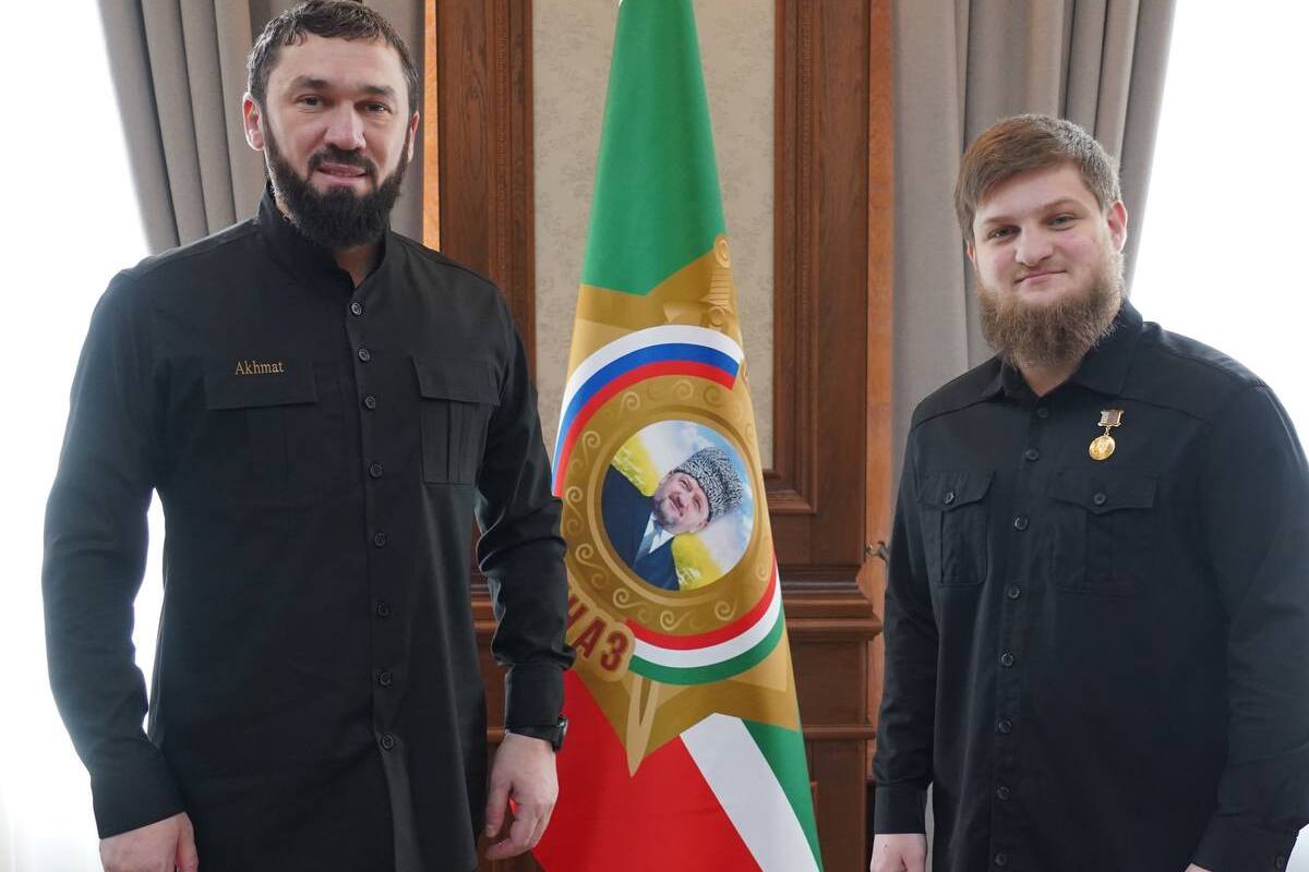 Ахмату Кадырову присвоили звание Героя Чечни 1 kadyrov 1